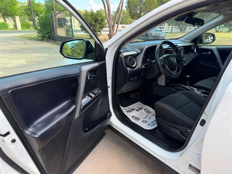 Toyota RAV4 XLE AWD 2018