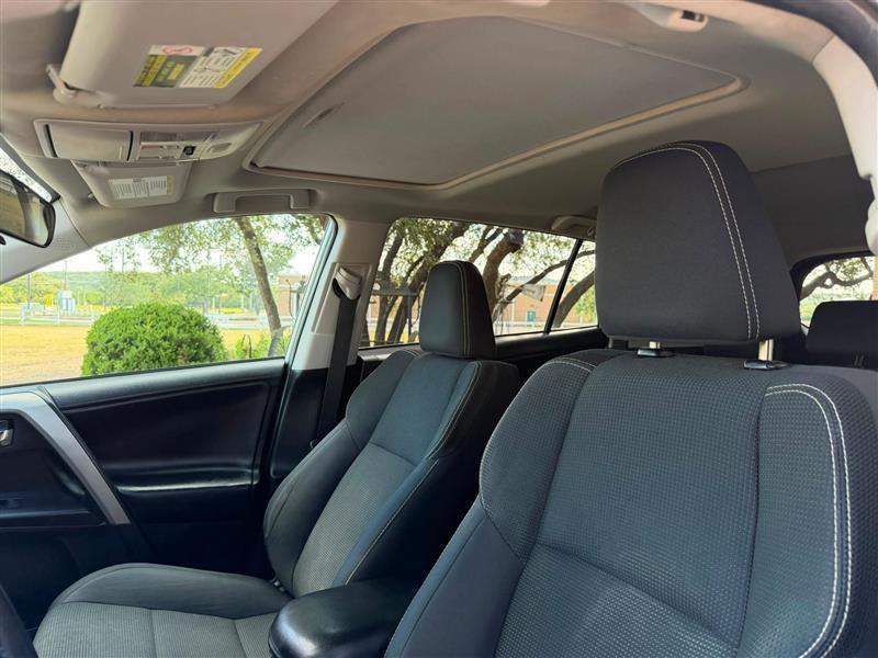 Toyota RAV4 XLE AWD 2018
