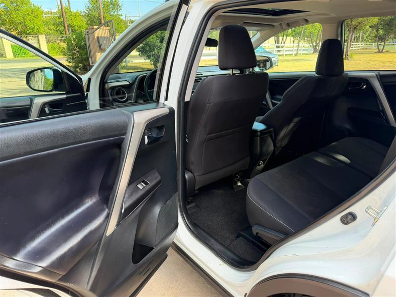 Toyota RAV4 XLE AWD 2018