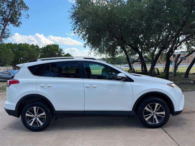 Toyota RAV4 XLE AWD 2018