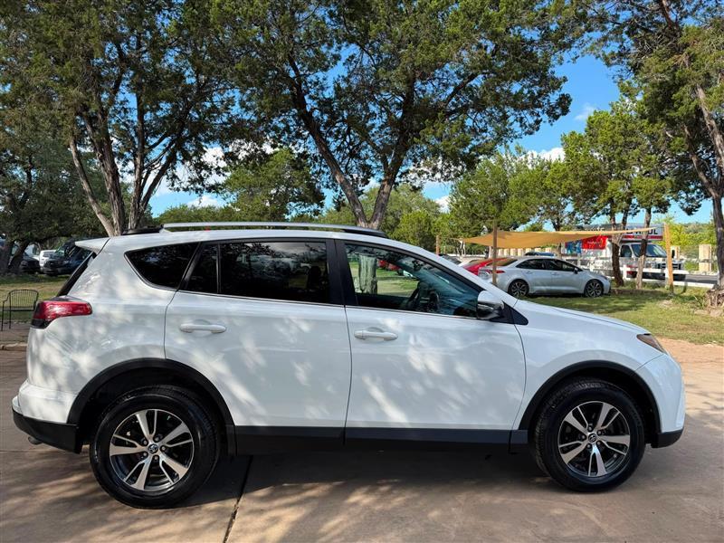 Toyota RAV4 XLE AWD 2018