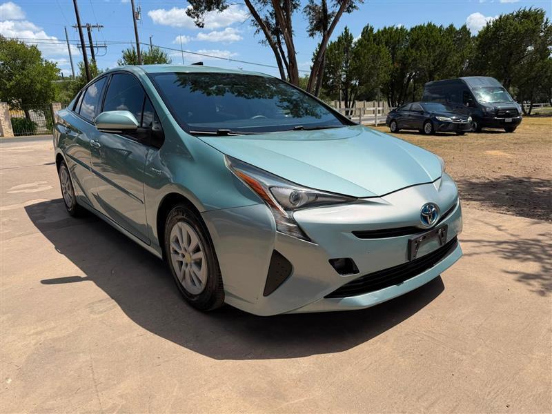 Toyota Prius Two 2016