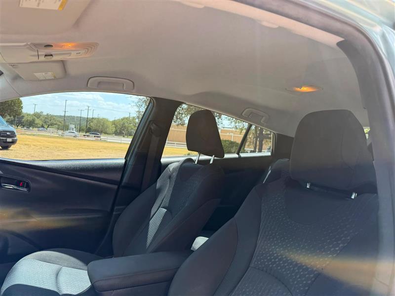Toyota Prius Two 2016