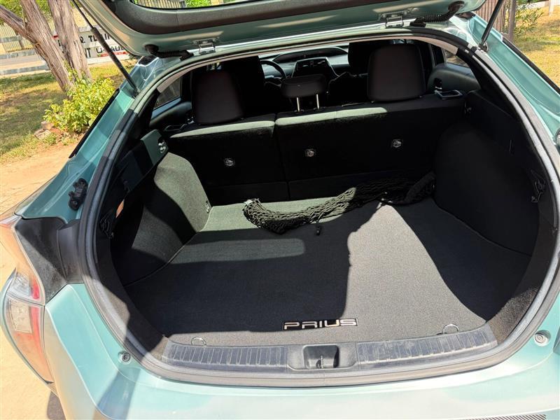 Toyota Prius Two 2016
