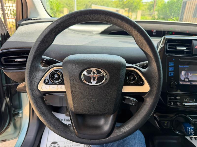Toyota Prius Two 2016