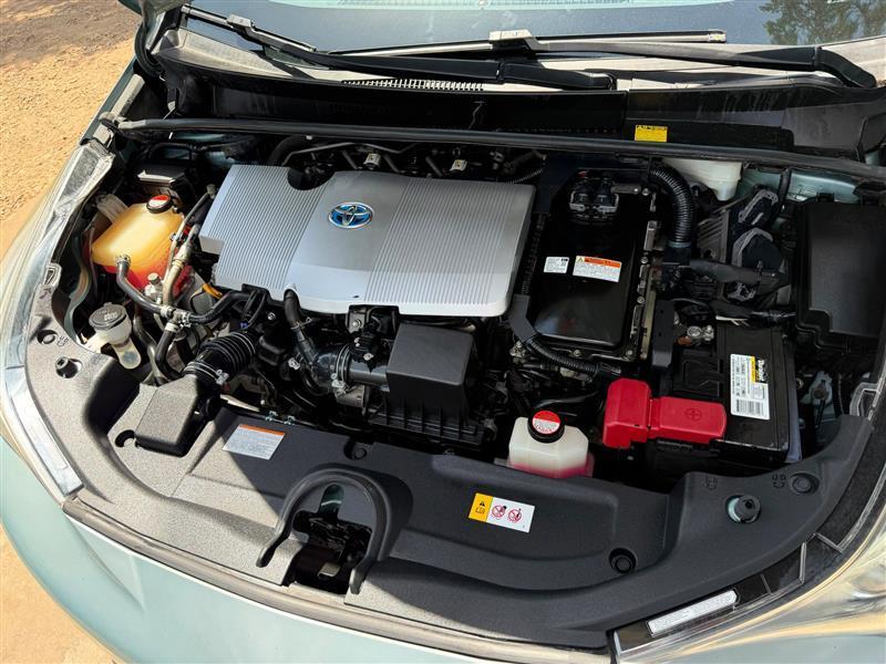 Toyota Prius Two 2016