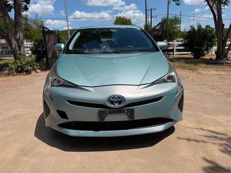 Toyota Prius Two 2016