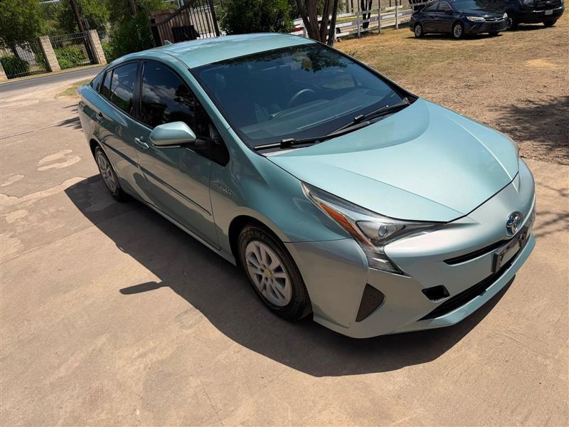 Toyota Prius Two 2016