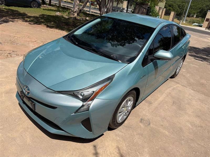 Toyota Prius Two 2016