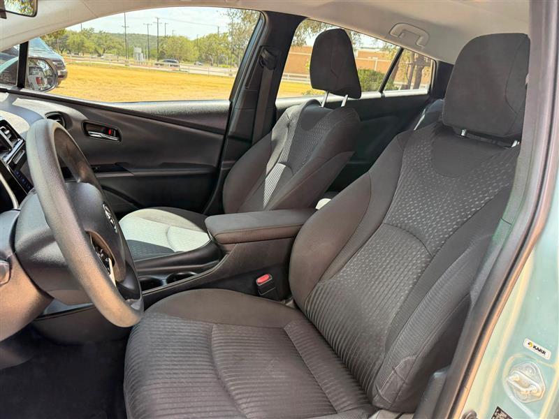 Toyota Prius Two 2016