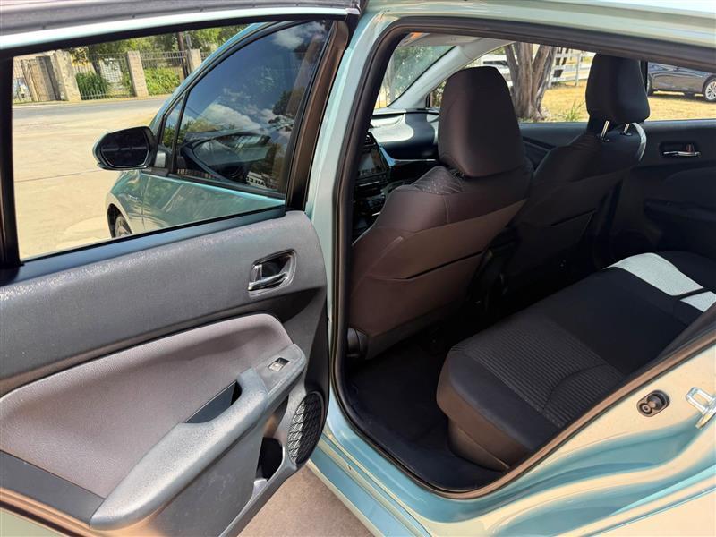 Toyota Prius Two 2016