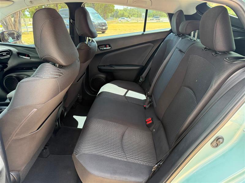 Toyota Prius Two 2016