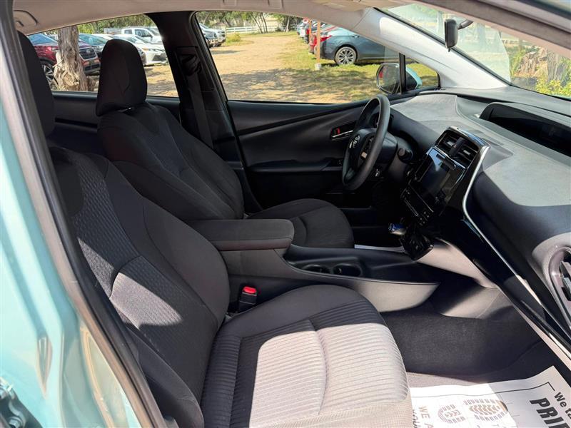 Toyota Prius Two 2016