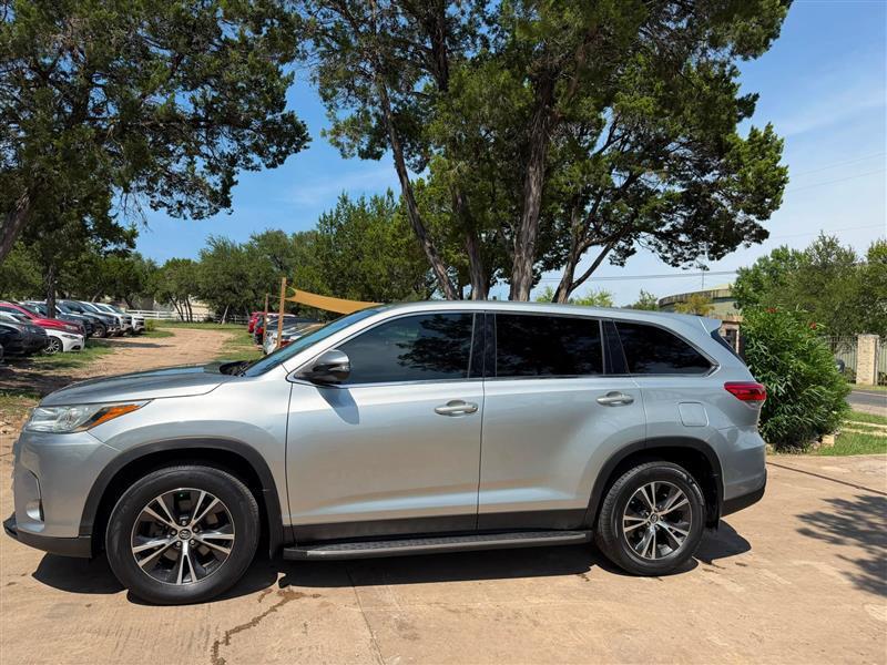 Toyota Highlander LE FWD I4 2019