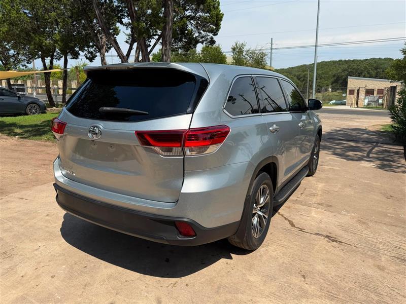 Toyota Highlander LE FWD I4 2019
