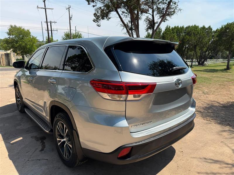 Toyota Highlander LE FWD I4 2019