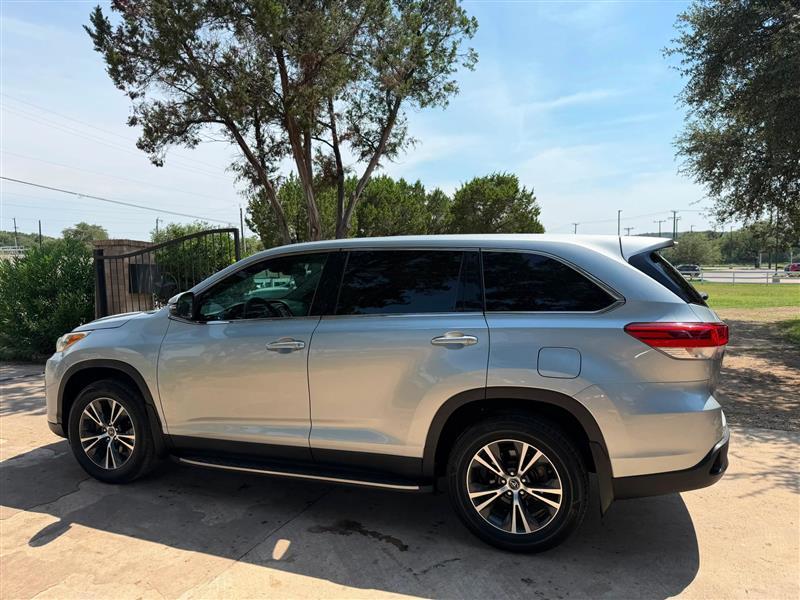 Toyota Highlander LE FWD I4 2019