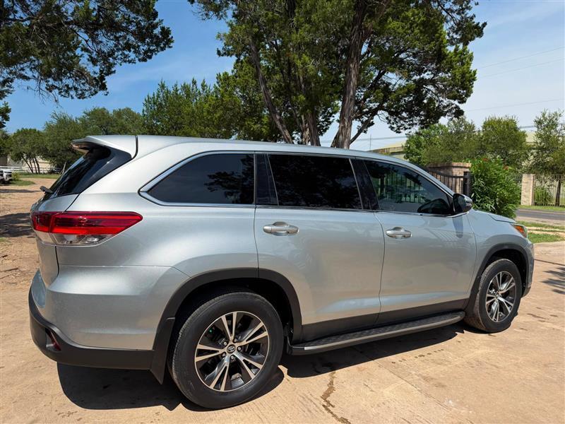 Toyota Highlander LE FWD I4 2019