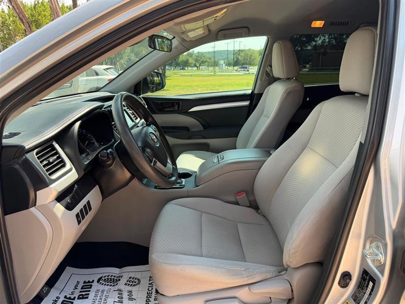 Toyota Highlander LE FWD I4 2019