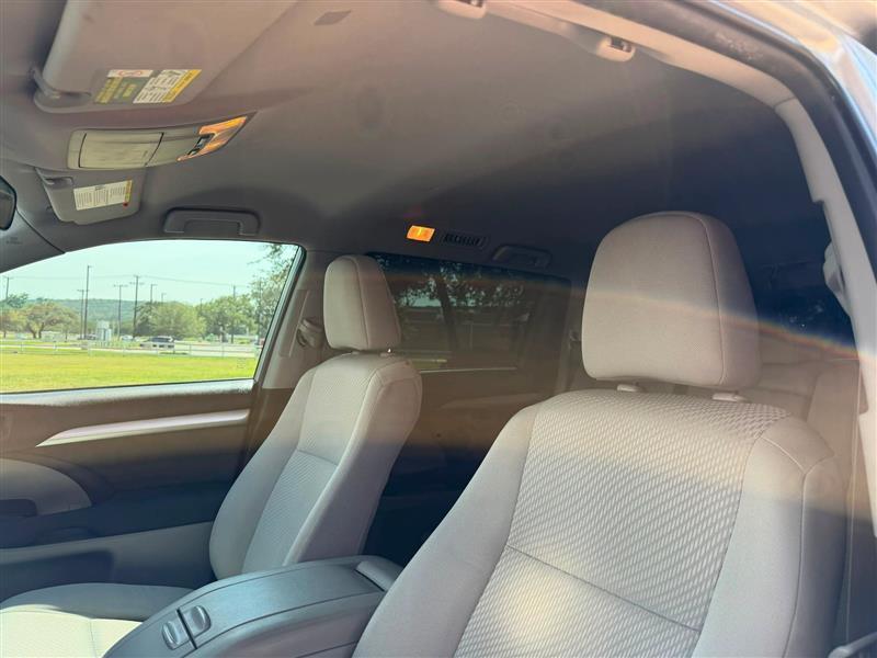 Toyota Highlander LE FWD I4 2019