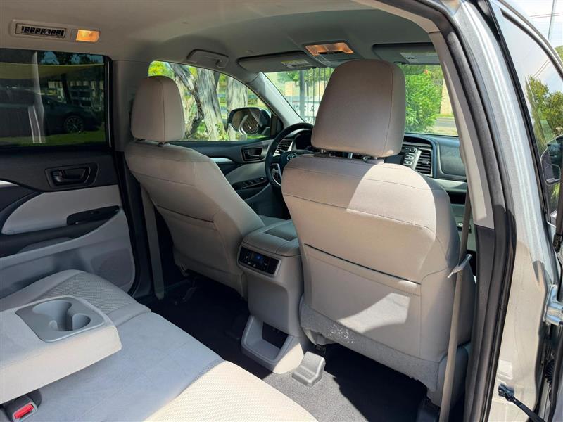 Toyota Highlander LE FWD I4 2019