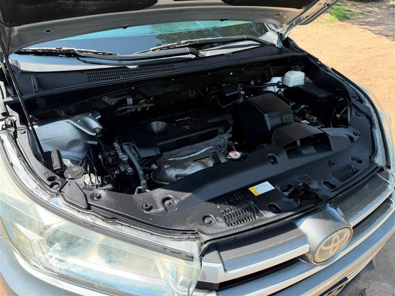Toyota Highlander LE FWD I4 2019