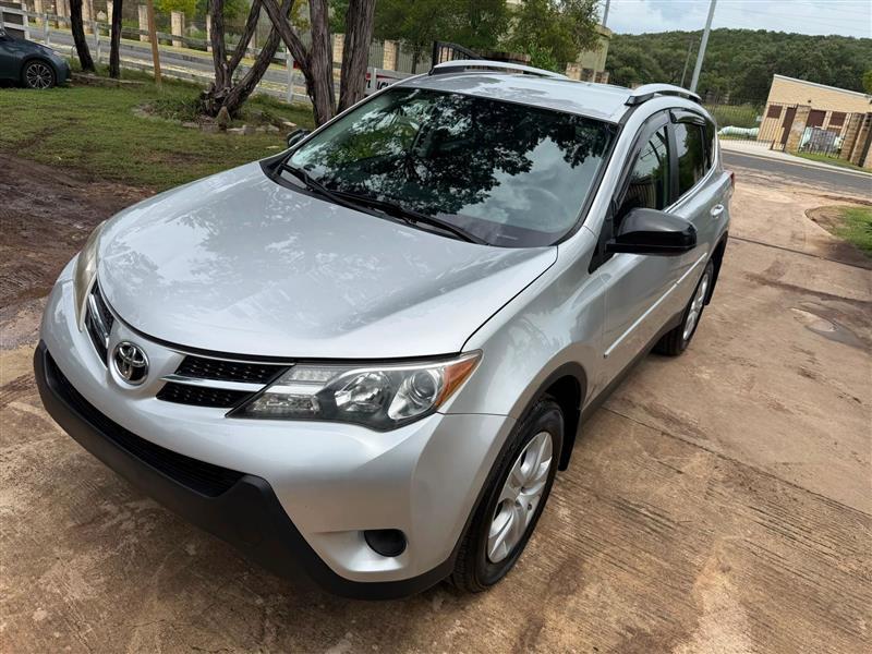 Toyota RAV4 LE FWD 2015