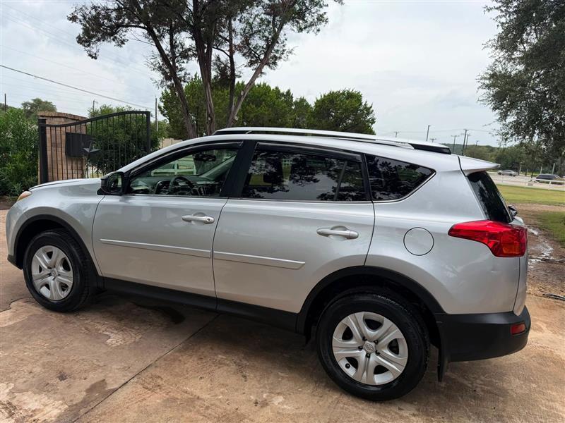 Toyota RAV4 LE FWD 2015