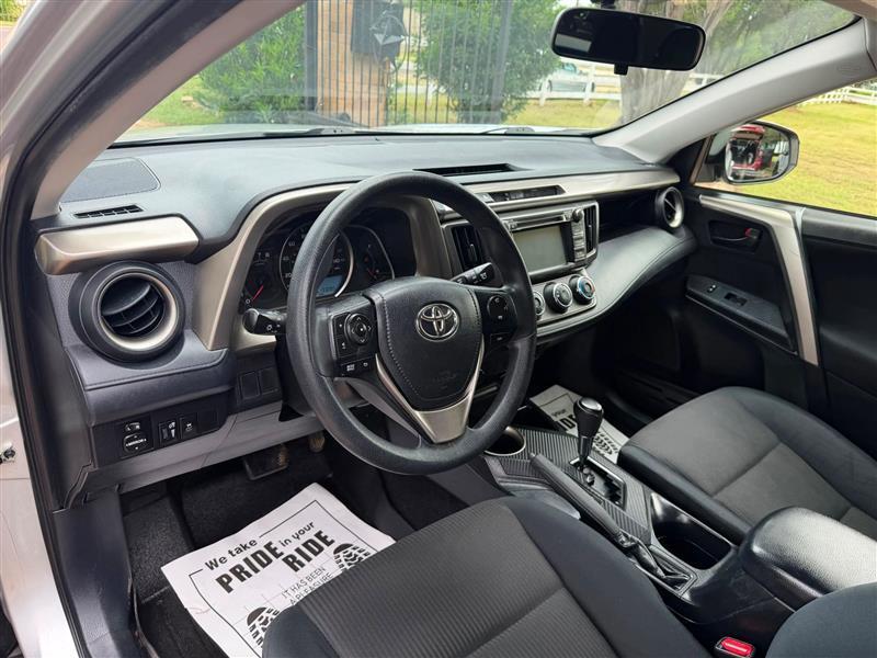 Toyota RAV4 LE FWD 2015