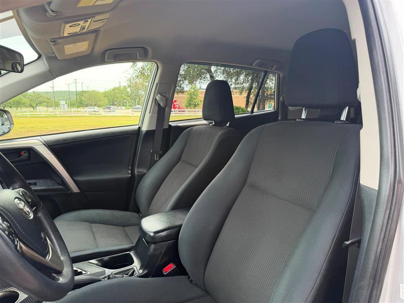 Toyota RAV4 LE FWD 2015