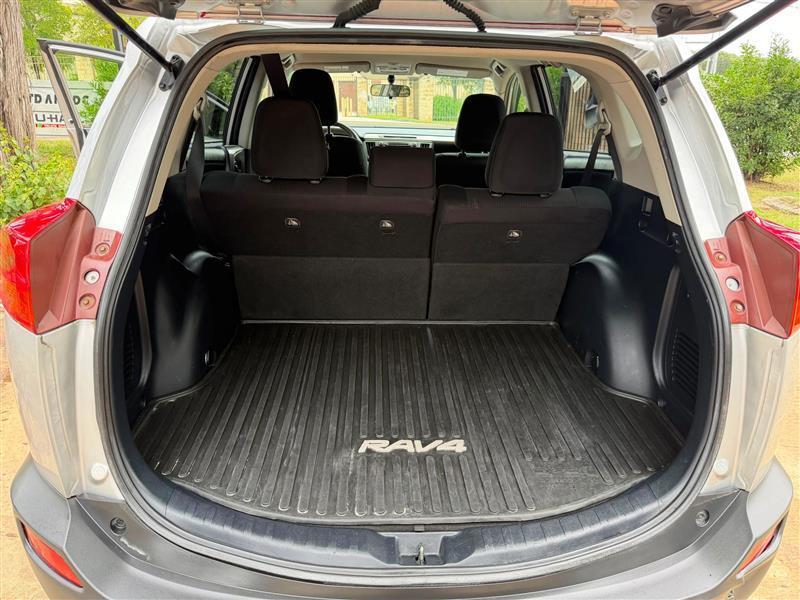 Toyota RAV4 LE FWD 2015
