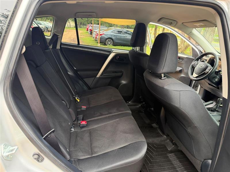Toyota RAV4 LE FWD 2015