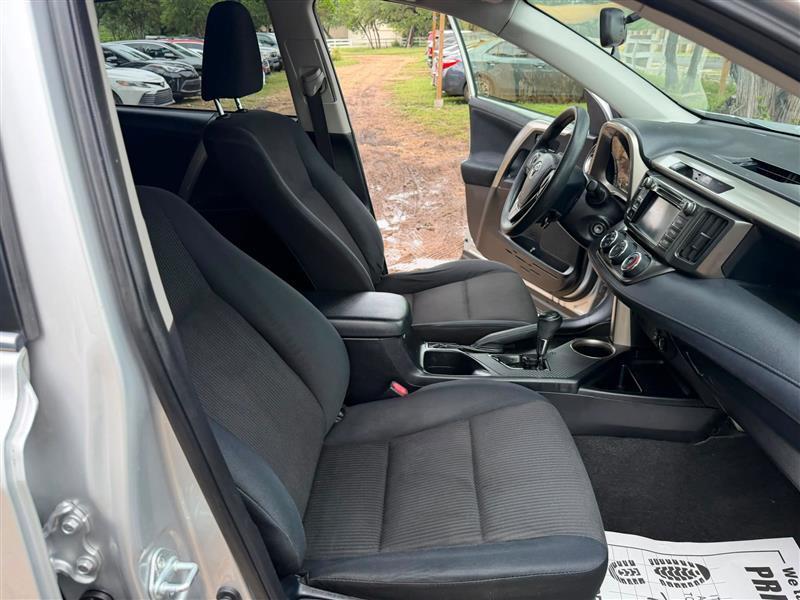Toyota RAV4 LE FWD 2015