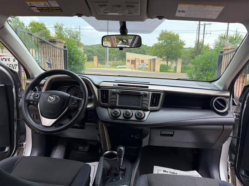 Toyota RAV4 LE FWD 2015