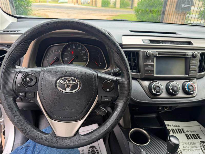Toyota RAV4 LE FWD 2015