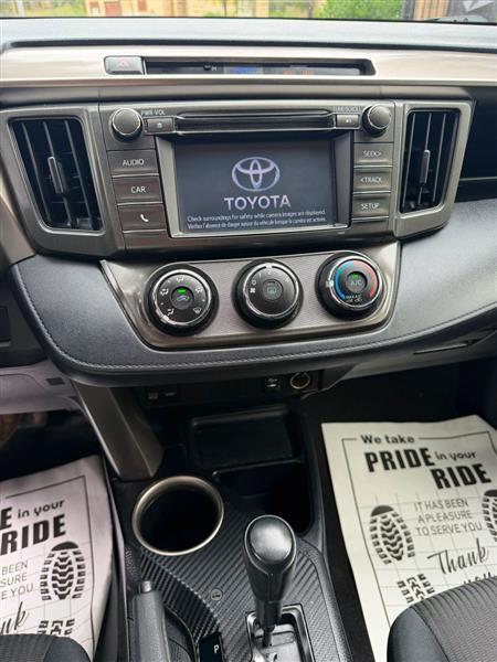 Toyota RAV4 LE FWD 2015