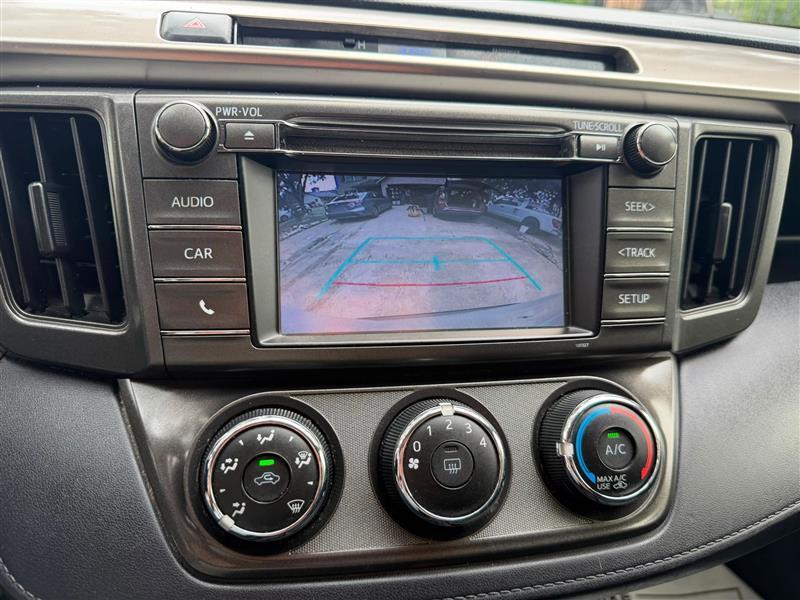 Toyota RAV4 LE FWD 2015