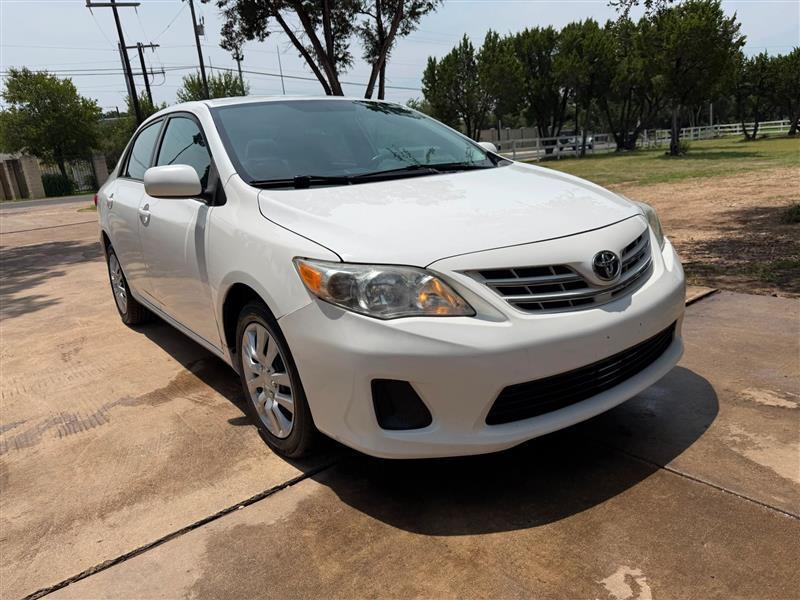 Toyota Corolla LE 4-Speed AT 2013