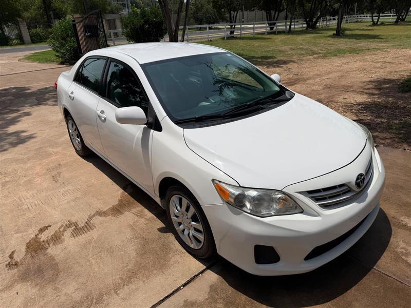 Toyota Corolla LE 4-Speed AT 2013