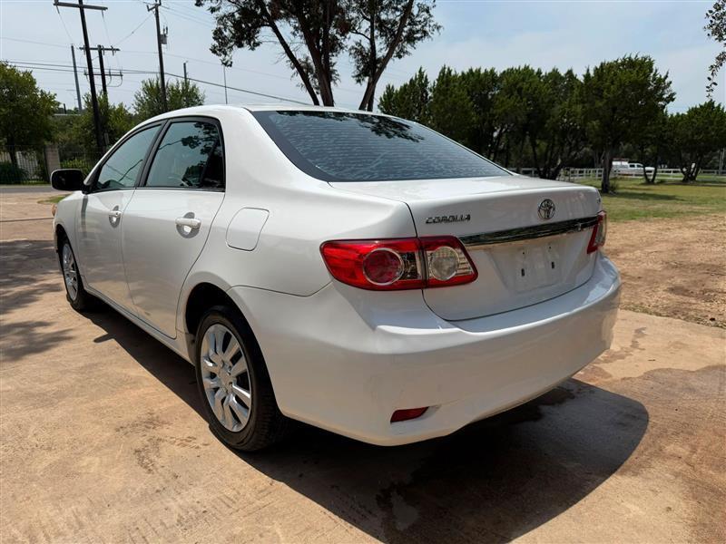 Toyota Corolla LE 4-Speed AT 2013