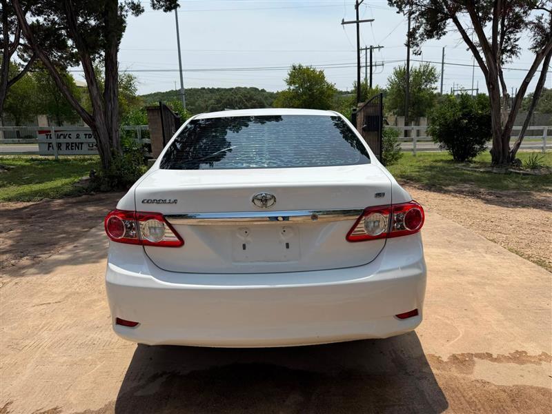Toyota Corolla LE 4-Speed AT 2013