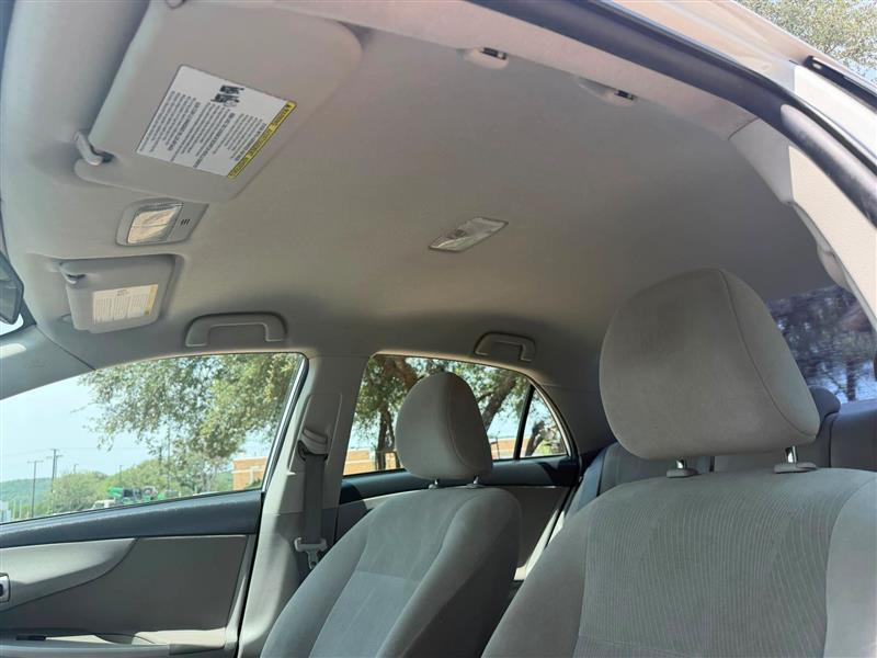 Toyota Corolla LE 4-Speed AT 2013