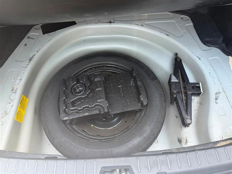 Toyota Corolla LE 4-Speed AT 2013
