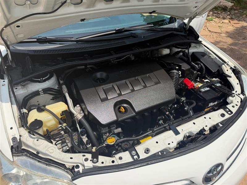 Toyota Corolla LE 4-Speed AT 2013