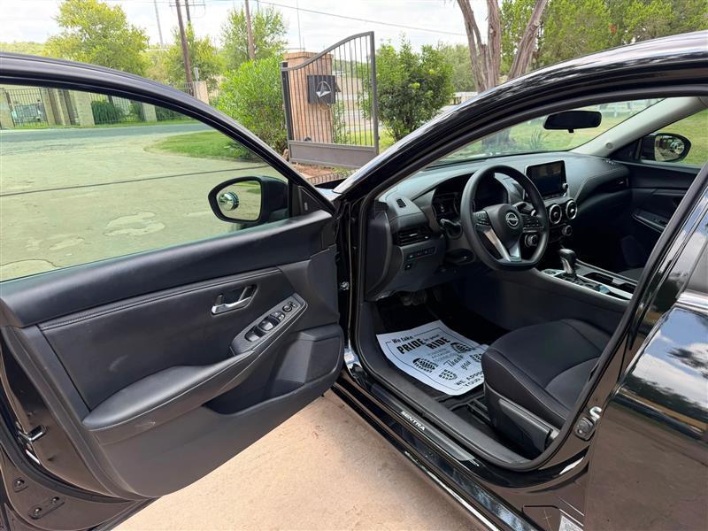 Nissan Sentra SV 2024