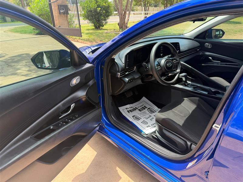 Hyundai Elantra SEL 2023