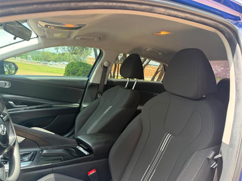 Hyundai Elantra SEL 2023