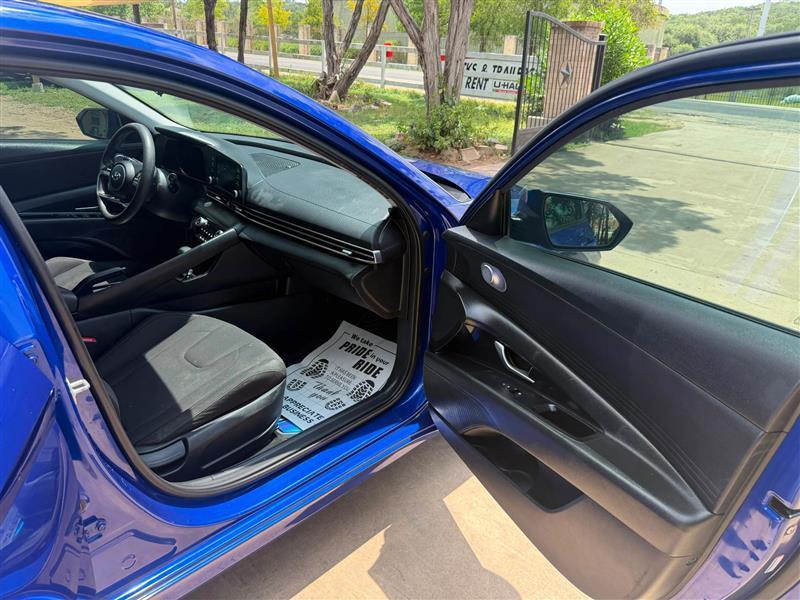 Hyundai Elantra SEL 2023