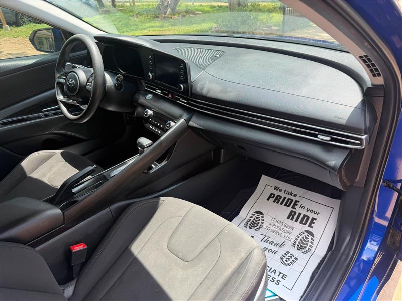 Hyundai Elantra SEL 2023