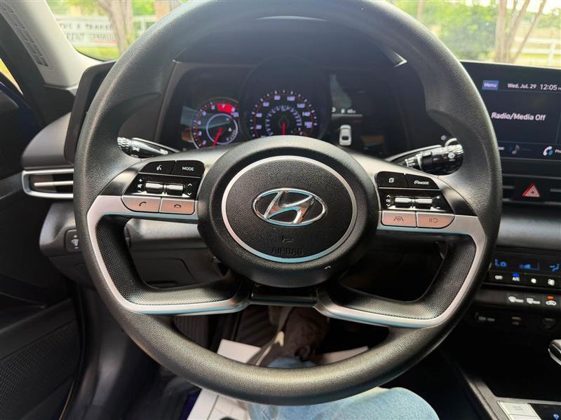 Hyundai Elantra SEL 2023